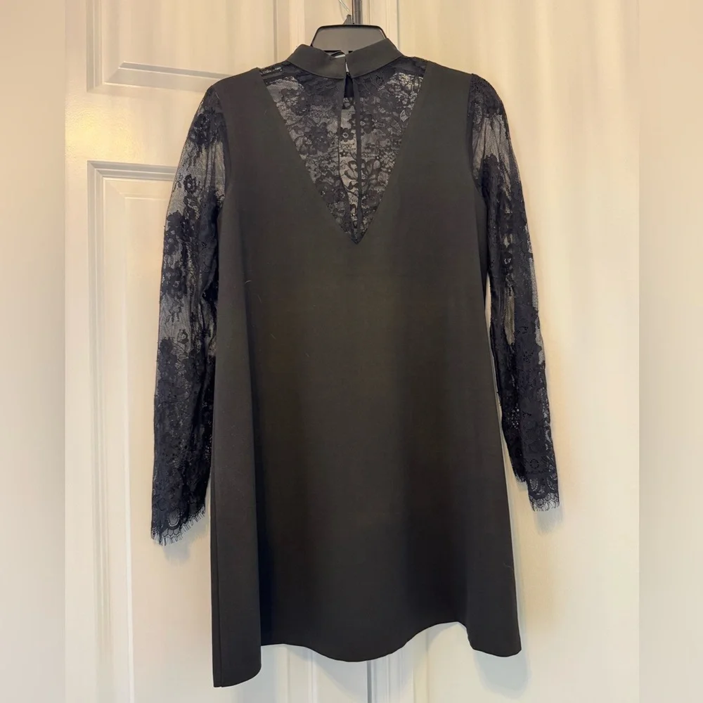 Black Lace Akira dress - Picture 3 of 4